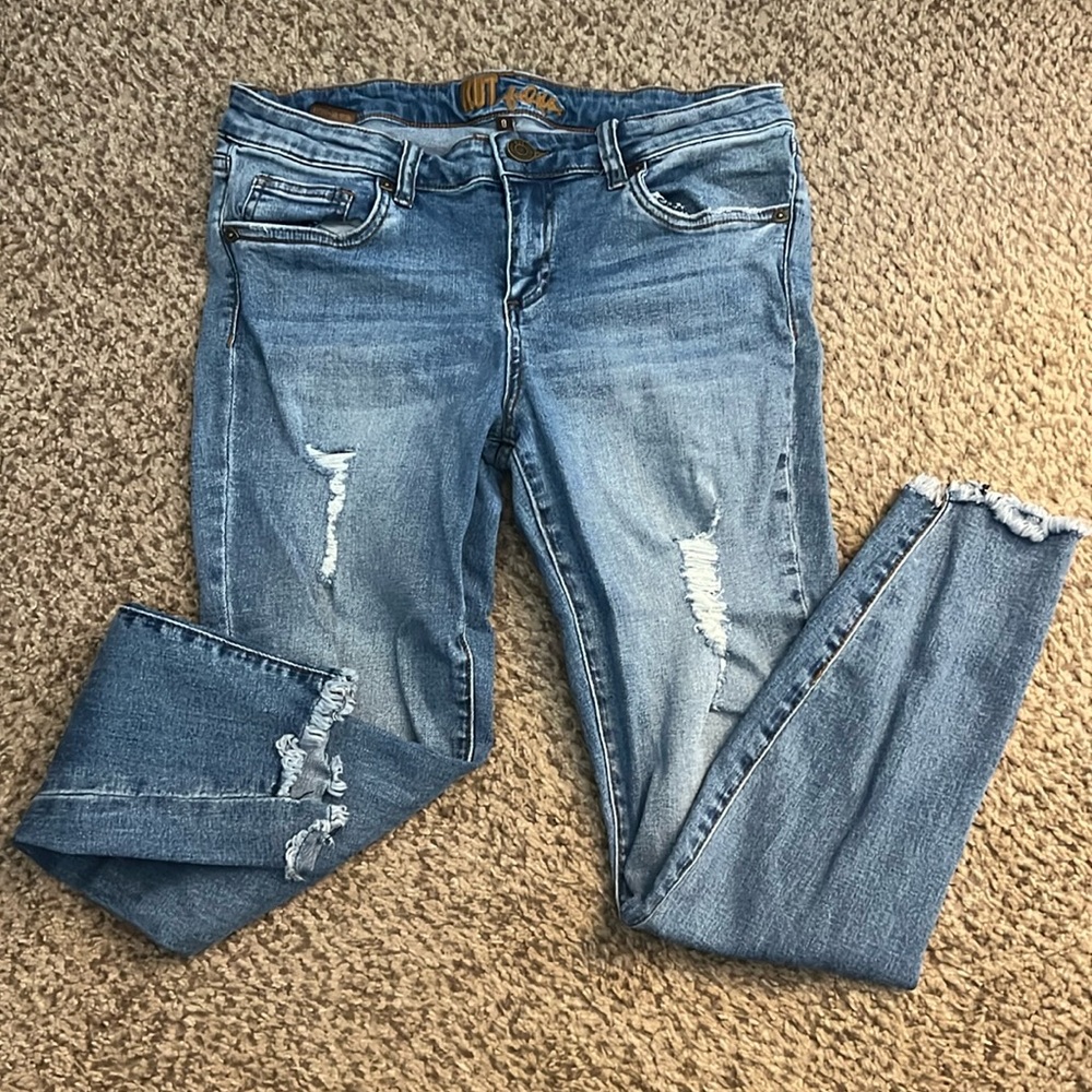 Kut from the Kloth skinny jeans with raw shark bite hi low hem size 8